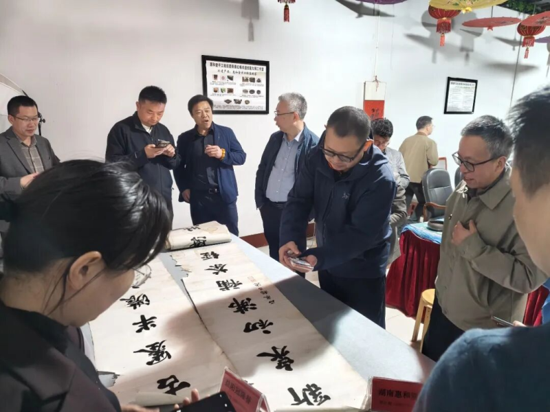 ����ʡ����ҽҩר��������ҵ������ɳ���߱����ҵ�ηý����汱�лԲ���ٰ�